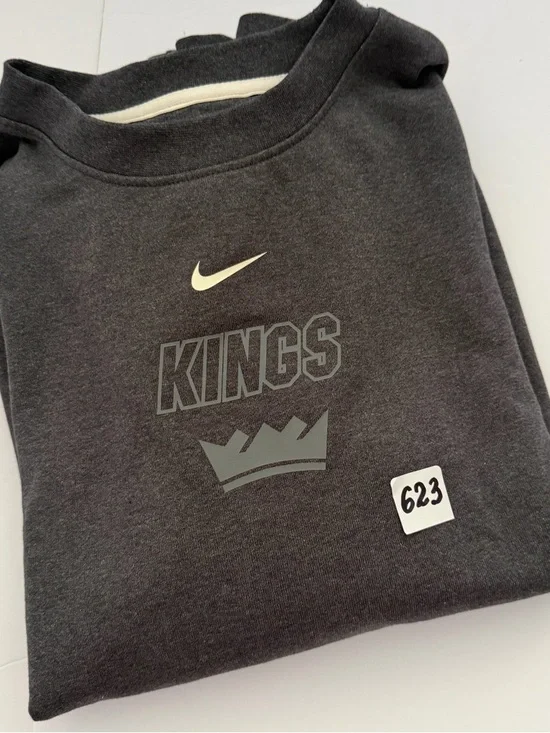 Nike Dri-FIT NBA Logo KINGS Crewneck Sweatshirt Charcoal Gray - Picture 11 of 11
